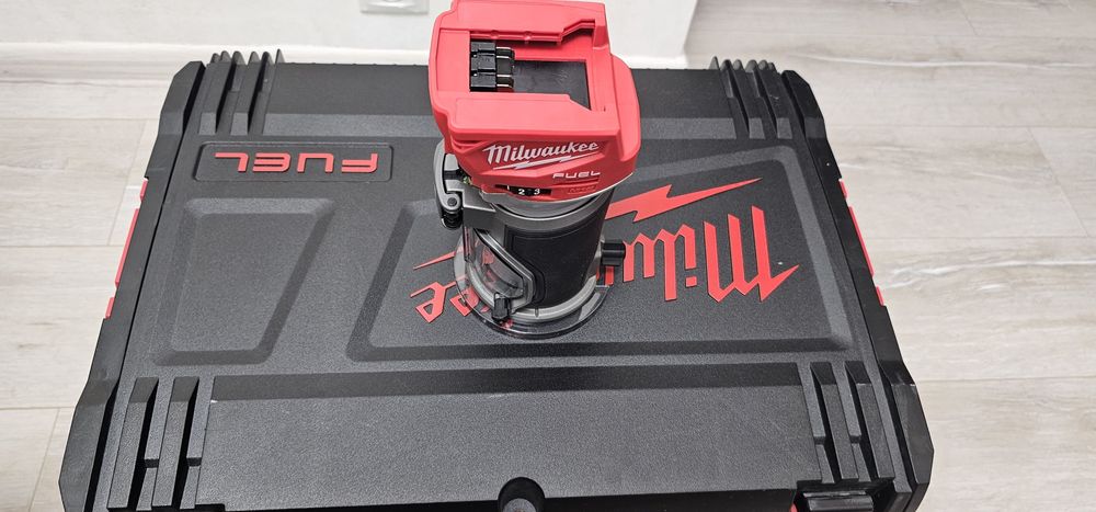 Freza de contur fara acumulator M18 FTR8-0X Milwaukee