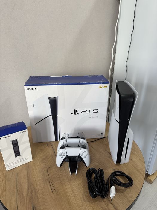 Playstation 5 slim 1TB