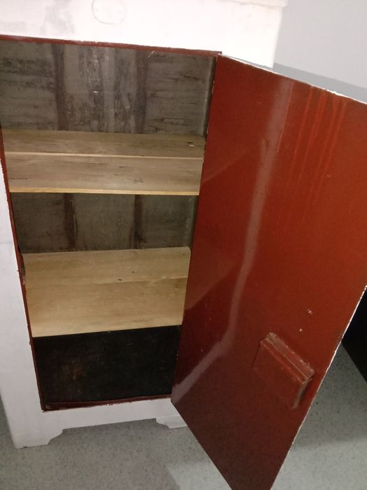 Продам сейф металлический