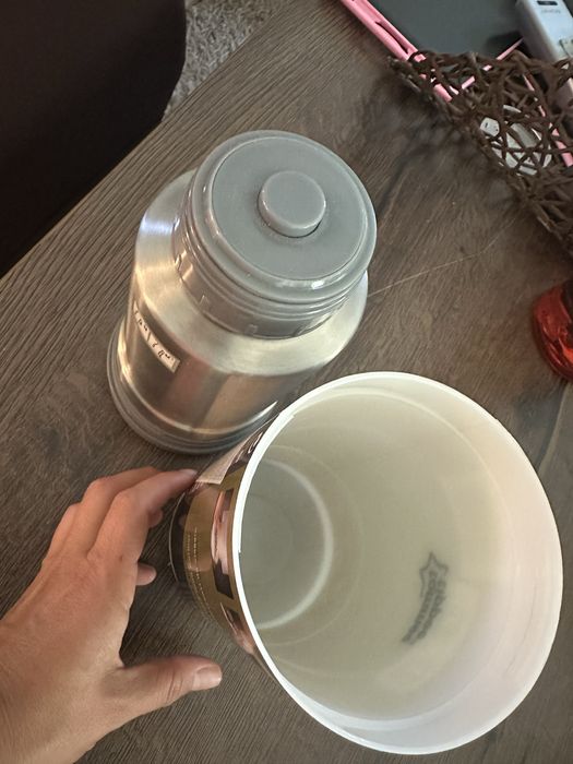 Бебешки термос като НОВ