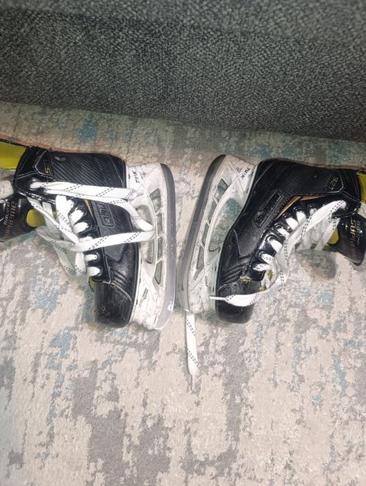 хоккейные коньки