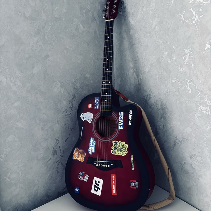 Гитара акустичиская