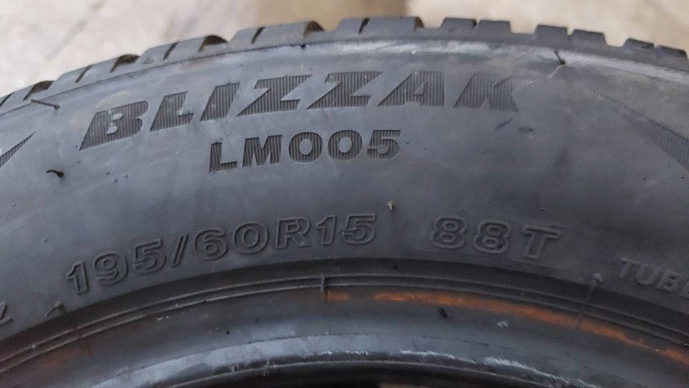 Зимни гуми 195/60/15 Bridgestone Blizzak  2 броя