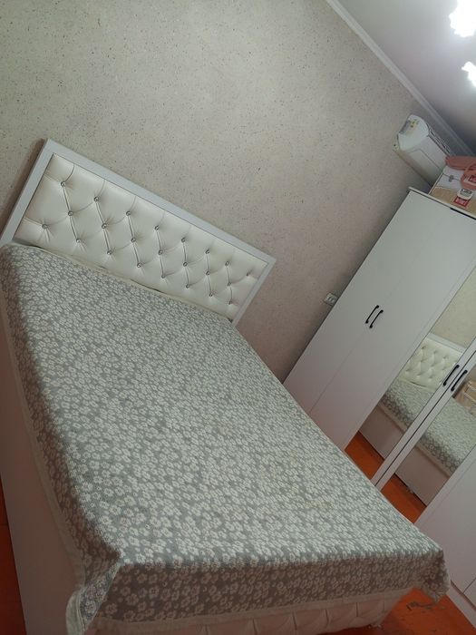 Срочно продам спальный гарнитур