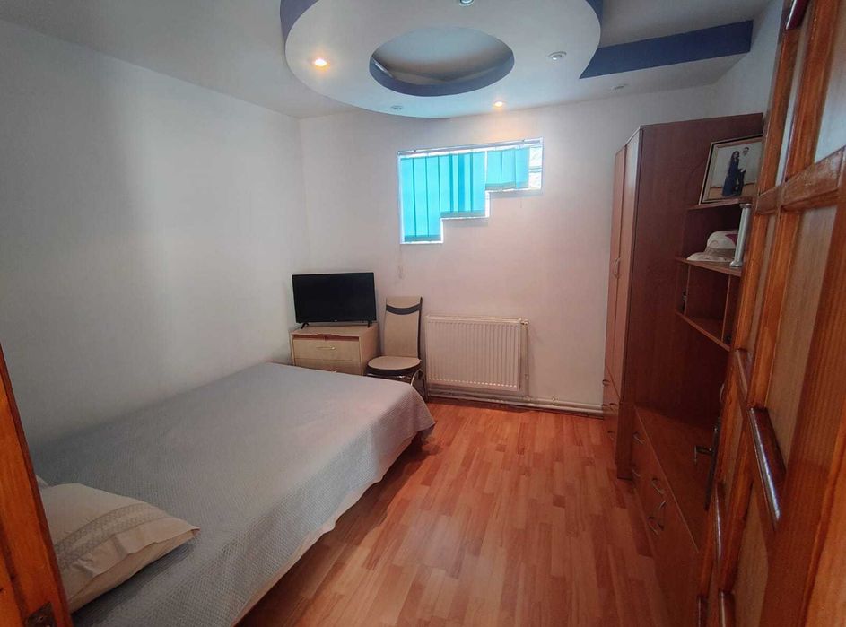 Casa de vanzare, 5 camere, ultracentral, 400 m de Piata Civica, teren 384 mp, full mobilat, toate utilitatile