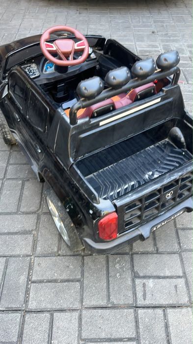 Продам детскую машинку!