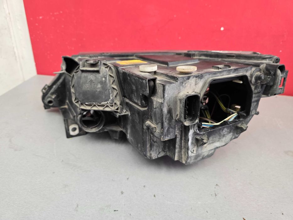 Оригинален фар Бмв 6 Е63  BMW 6 E63 E64 Xenon Led