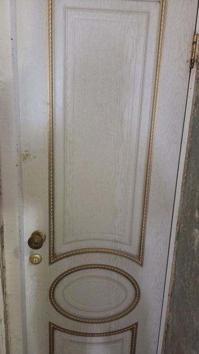 Двери межкомнатные б/у