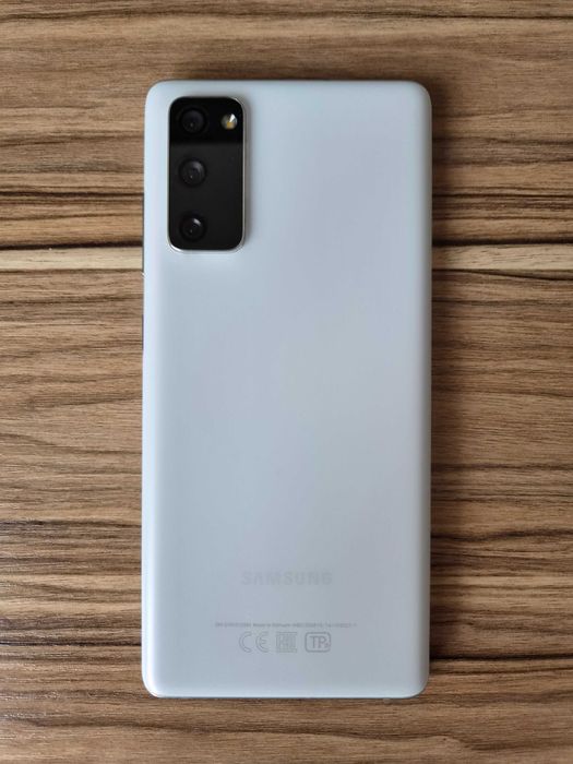 Продам Samsung Galaxy S20 FE
