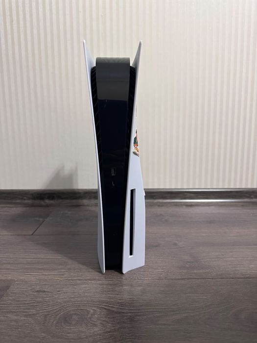 Продам PS5 в идеальном состоянии