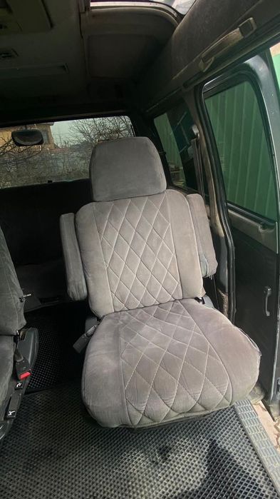 Продам машину Delica