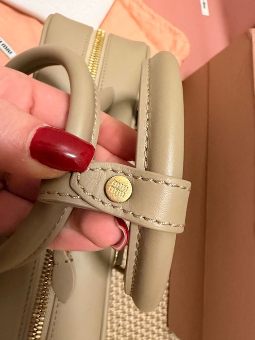 Кожена чанта Miu Miu