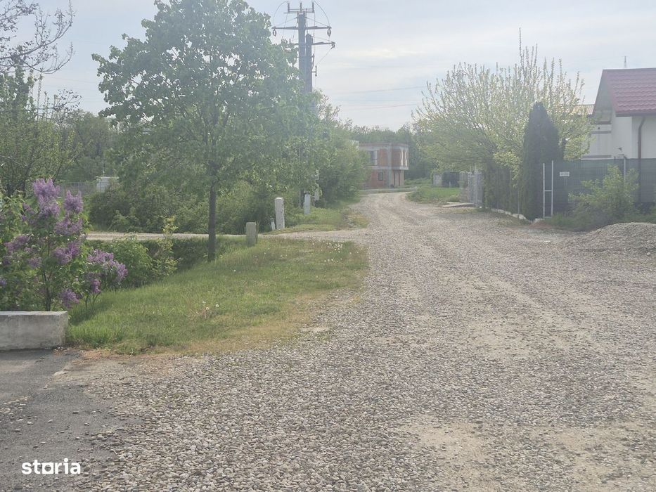 Teren Balotesti vecin padure,30 metri-gaz si electric, 31 E/mp