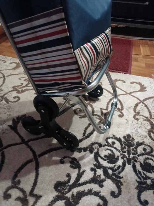 Продам сумку на колесах