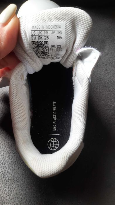 Детски бели обувки adidas и 28 размер