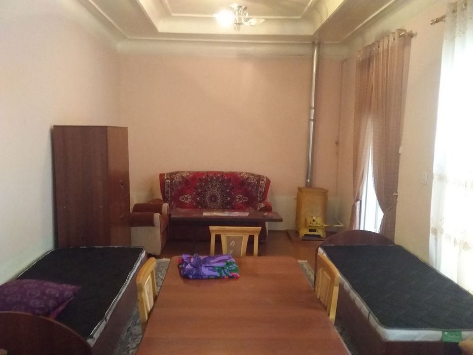 2 sotoqli hovli sotiladi