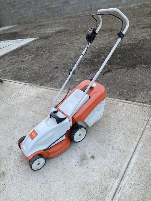 Masina tuns iarba electrica stihl defecta