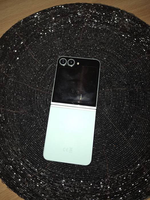 Телефон Samsung Z flip 6, цвят мента