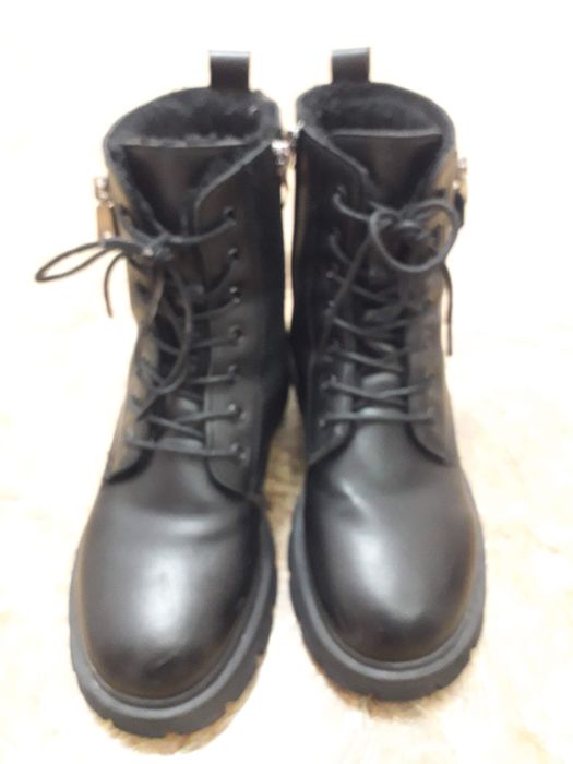 Продам  ботинки для подрост. девочек