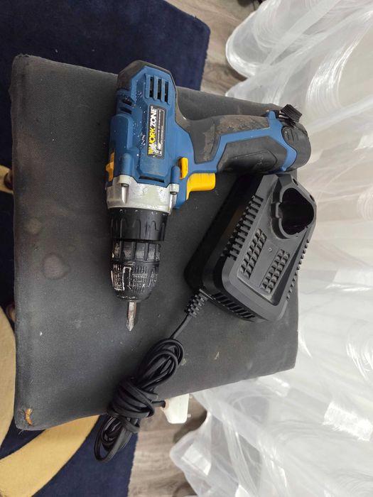 Filetanta Bormasina Masina de gaurit și înșurubat cu acumulator Workzone 10,8V Li-Ion
