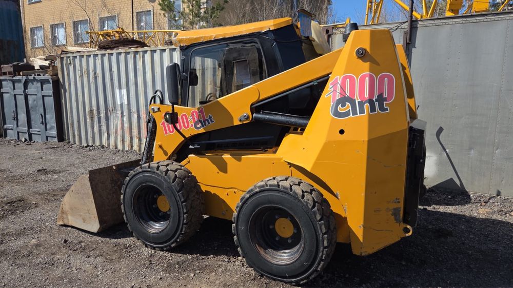 Продам минипогрузчик АНТ 1000 , 2014 год