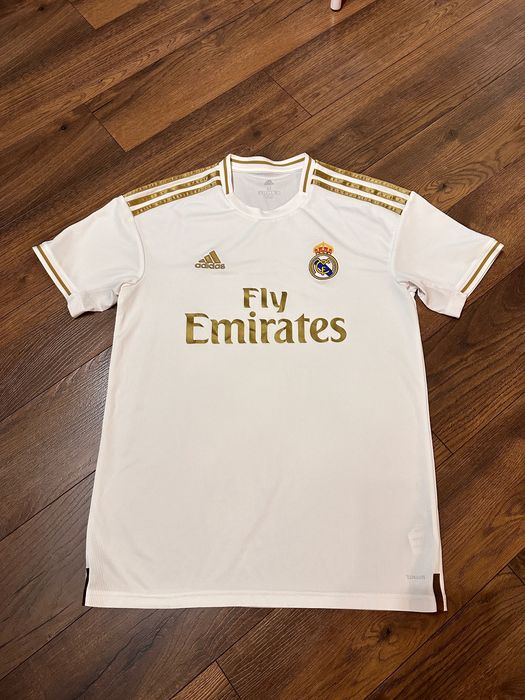Adidas Real Madrid - нова фен тениска