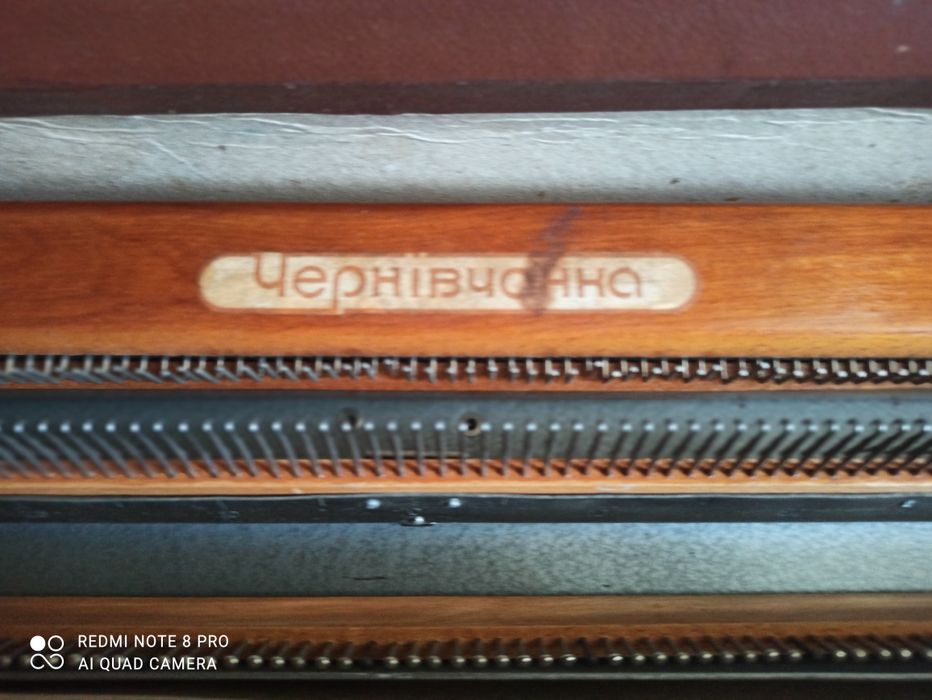 Продам вязальную машинку