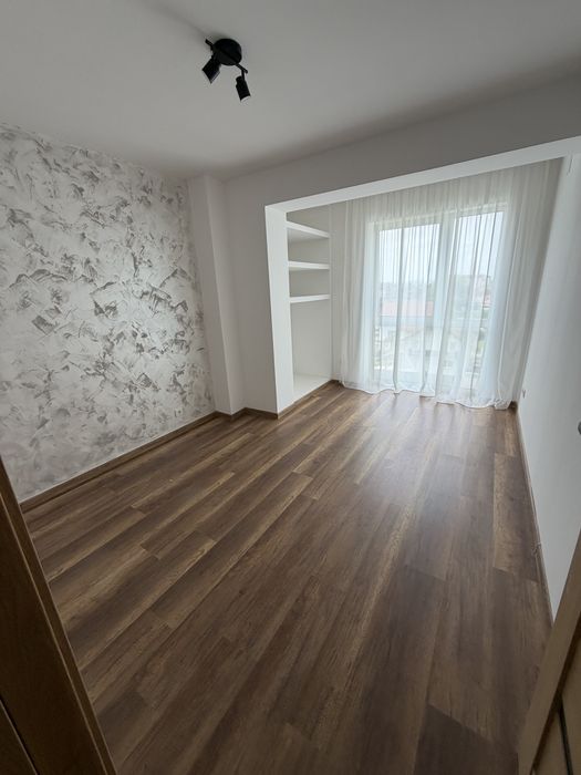 Apartament spațios de închiriat cu 3 dormitoare – Cartierul Unirii (zona nouă)