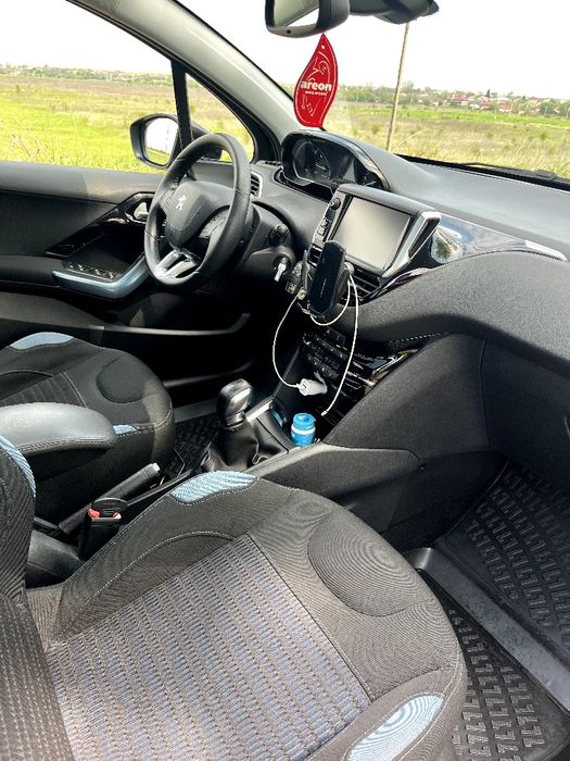 PEUGEOT 208 2013 — imagine 3