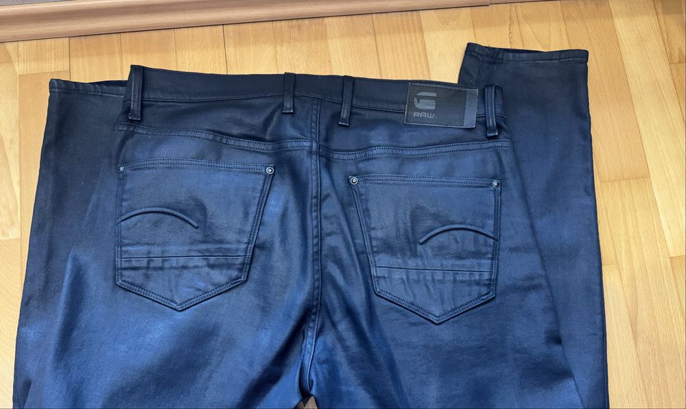 Дънки G Star Raw размер L промазана материя тип кожа тъмно син към чер