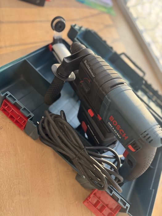 Перфоратор Bosch GBH 2-23 REA Professional с пылеуловителем