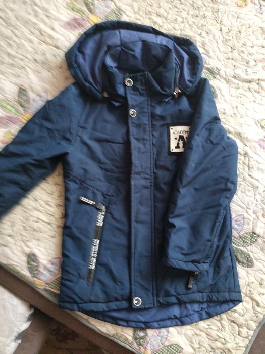 Продам куртки на мальчика