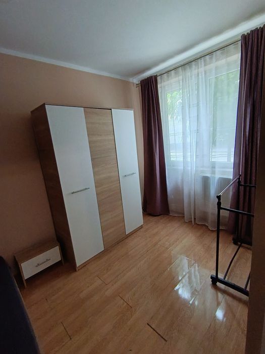 Închiriez apartament