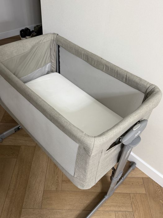 Продам приставную кроватку