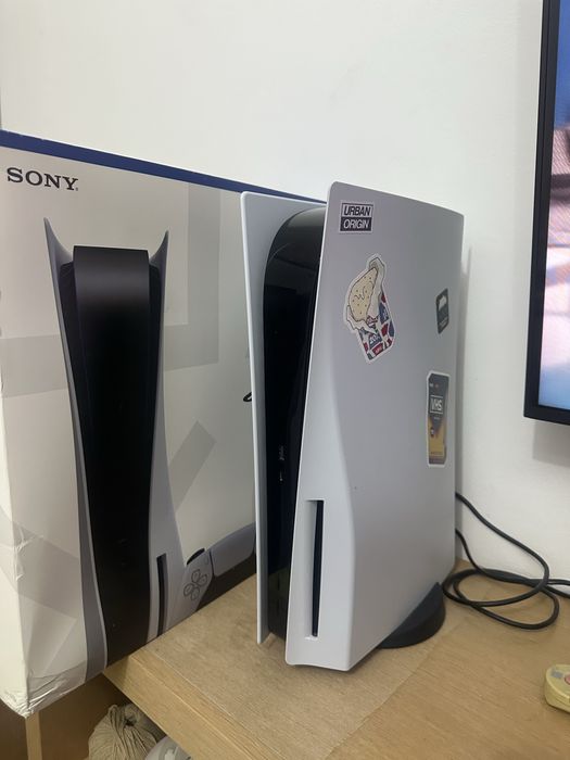 Продам playstation 5 с играми