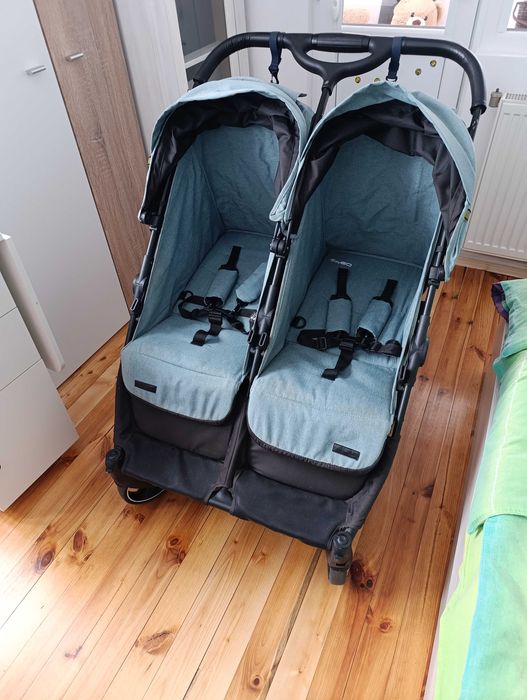 Количка за близнаци