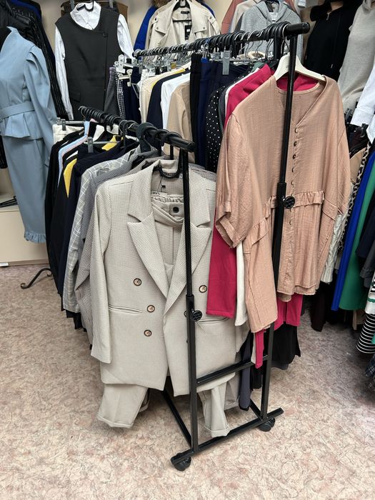 Продам манекены, плечики, зеркало