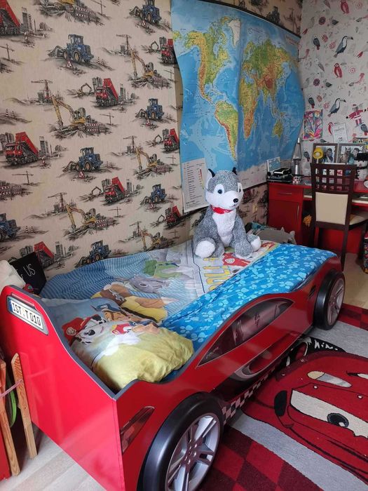 Продавам легло тип кола 90/200 + гардероб тип шкаф за 100€