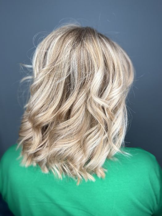 На выезд. Осветление и окрашивание любой сложности , стрижки , укладки