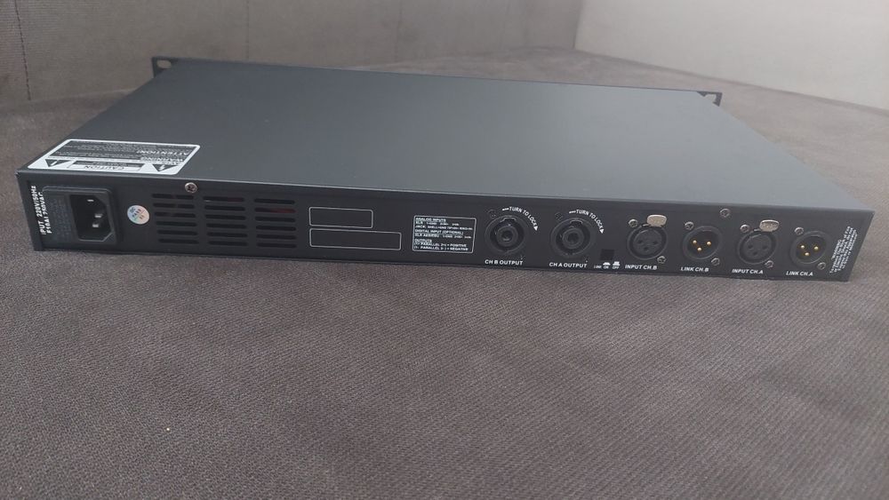 Amplificator audio profesional clasa D  2x800W