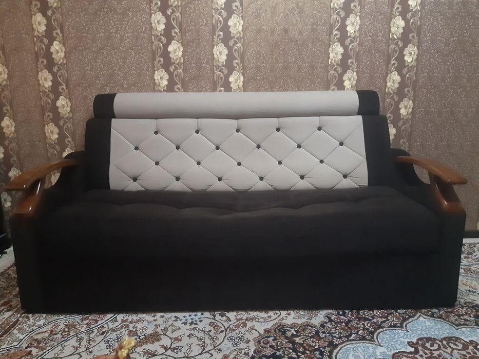 Диван иккита креслоси билан