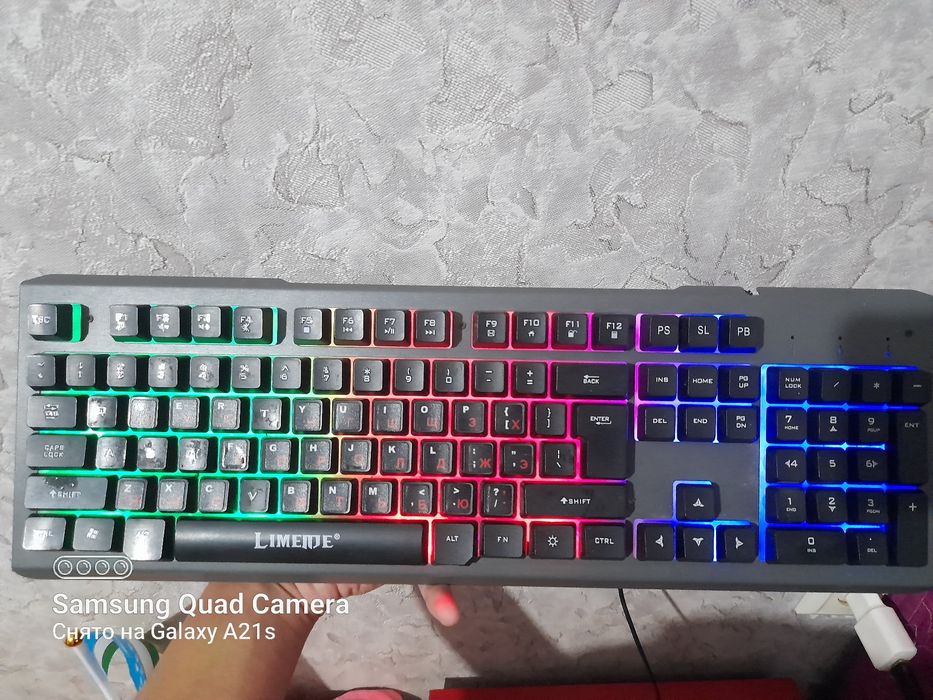 Игровая клавиатура и мышь