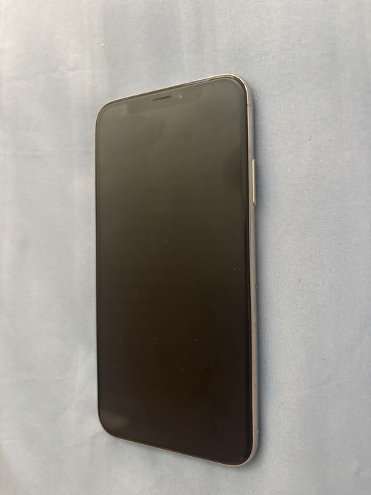Iphone Xs работи