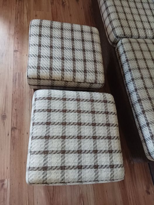 Диван и две табуретки