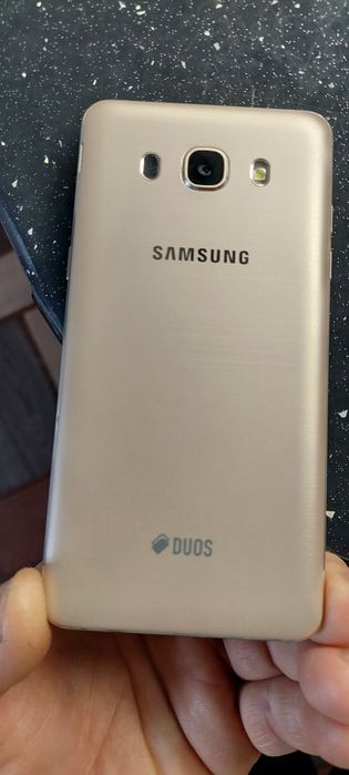Телефон SAMSUNG.