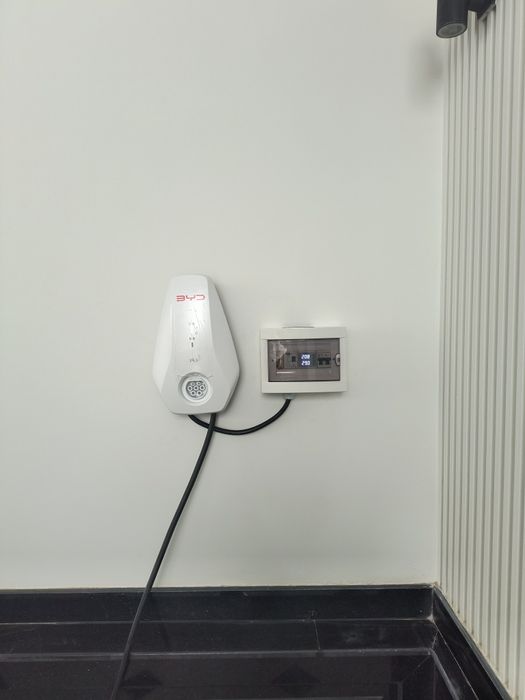 Установка зарядных устройств на электро мобилей под ключ