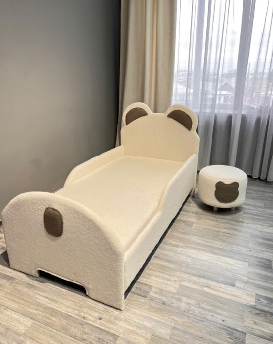 Детская кровать с пуфиком