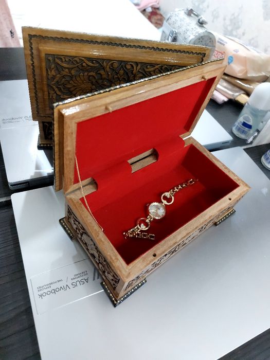 Шкатулка Сарпо кутича тилла буйумлар учун