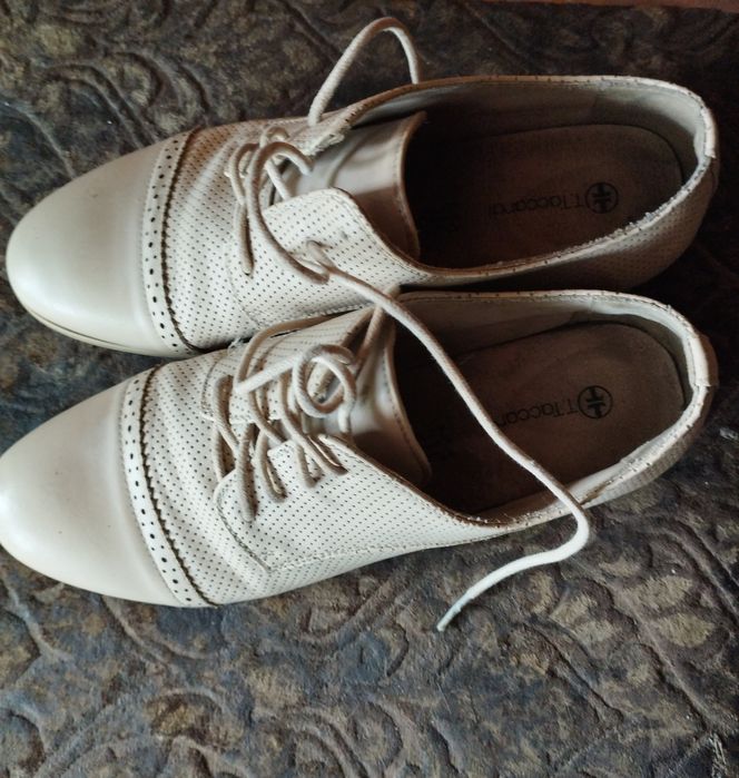 Продам женские туфли