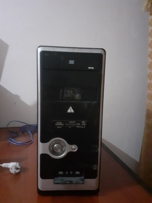 Компиютор монитор шунурки